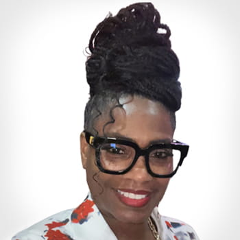 headshot of Darletta Turner against a white background
